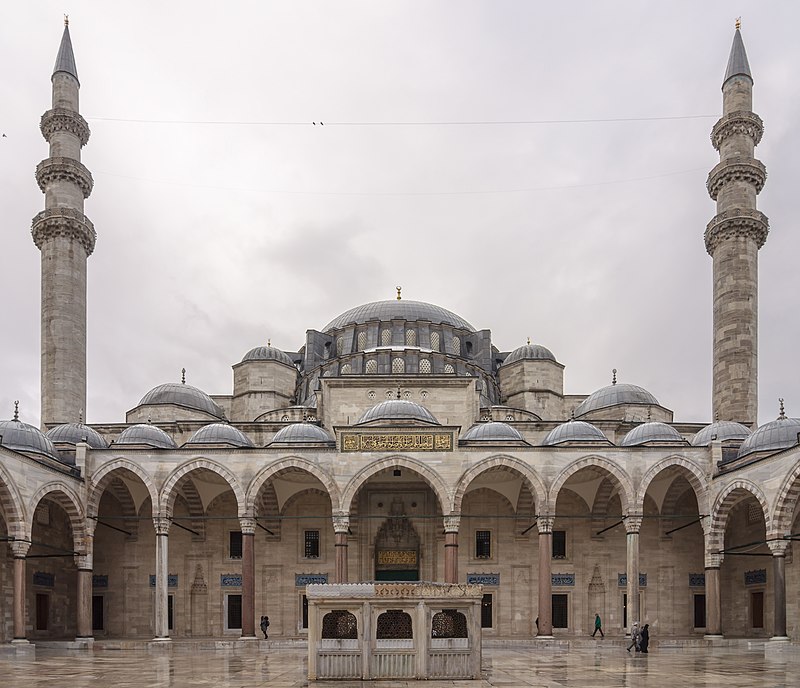 Cour de la mosquée Süleymaniye, Istanbul, Turquie.